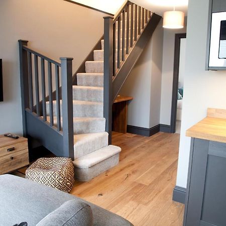 Little Elm - Luxury Home From Home, Free Parking, 30-40 Mins Walk From Bath City Centre 外观 照片