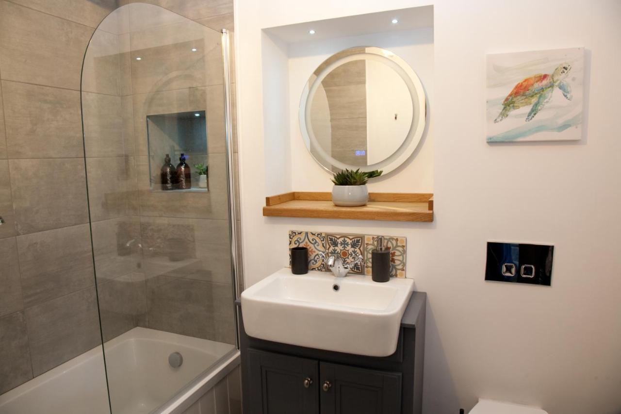 Little Elm - Luxury Home From Home, Free Parking, 30-40 Mins Walk From Bath City Centre 外观 照片